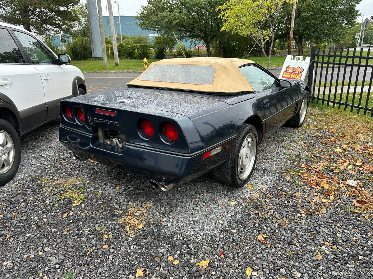 Chevrolet-Corvette-1988-3