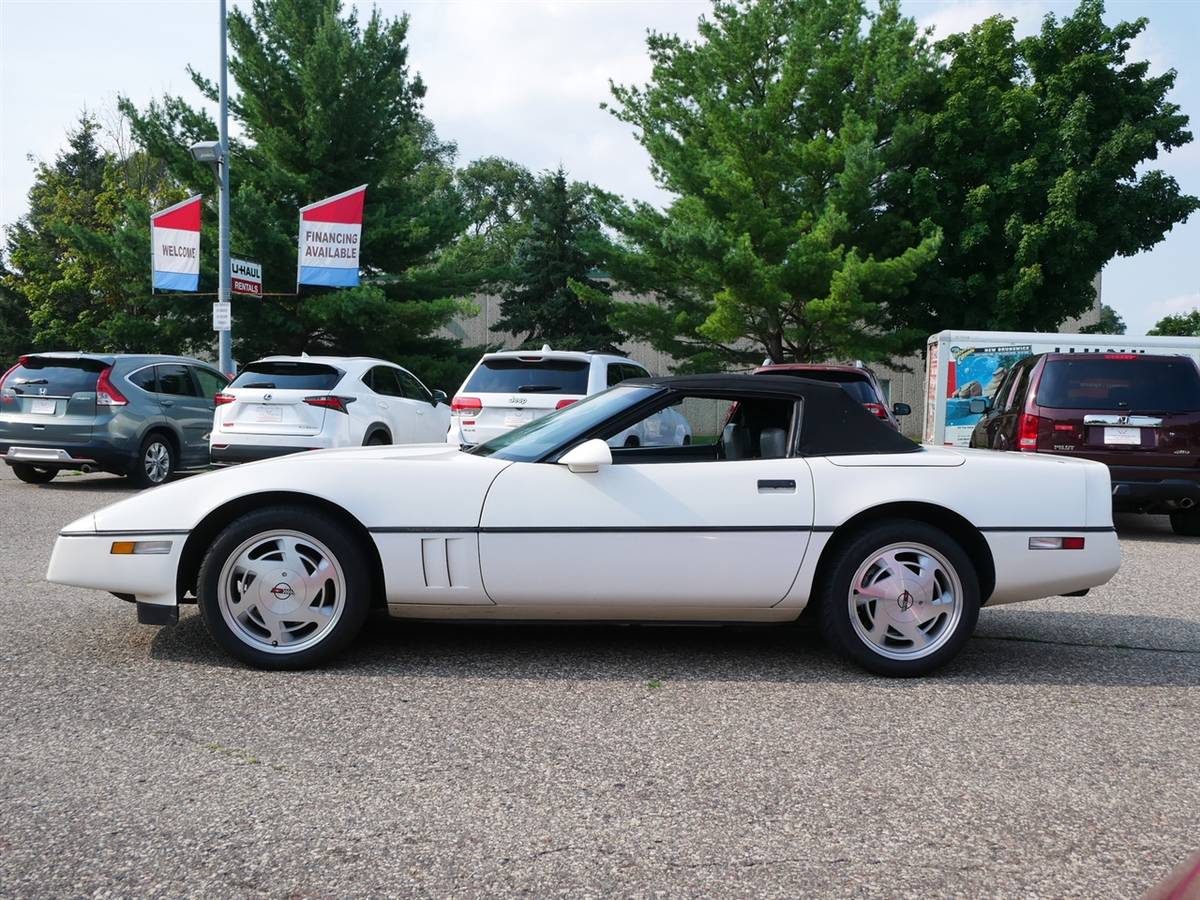 Chevrolet-Corvette-1988-4