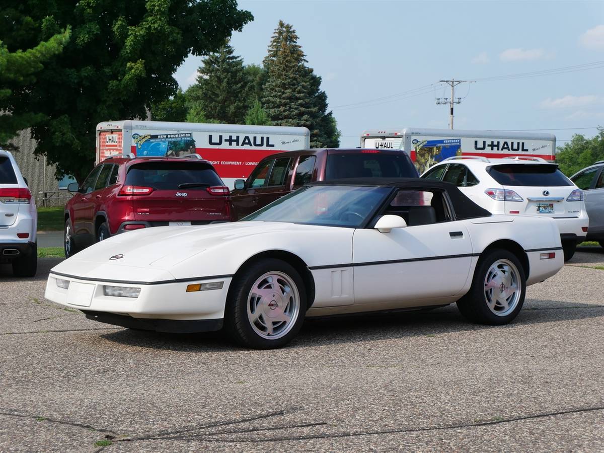 Chevrolet-Corvette-1988-5