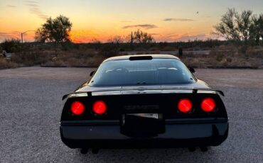 Chevrolet-Corvette-1989-6