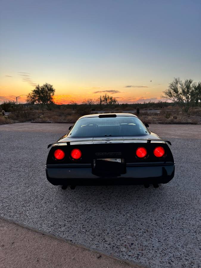 Chevrolet-Corvette-1989-6