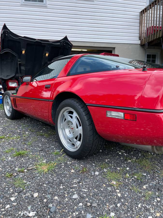 Chevrolet-Corvette-1990-11