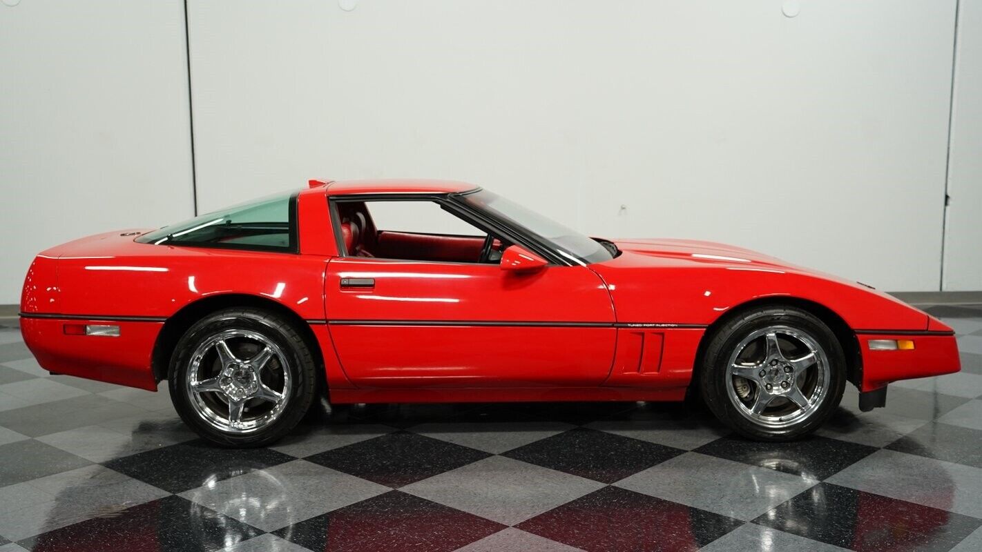 Chevrolet-Corvette-1990-11