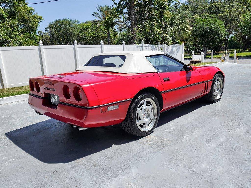 Chevrolet-Corvette-1990-15