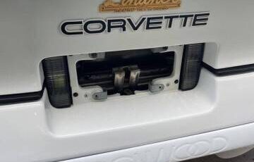 Chevrolet-Corvette-1990-21