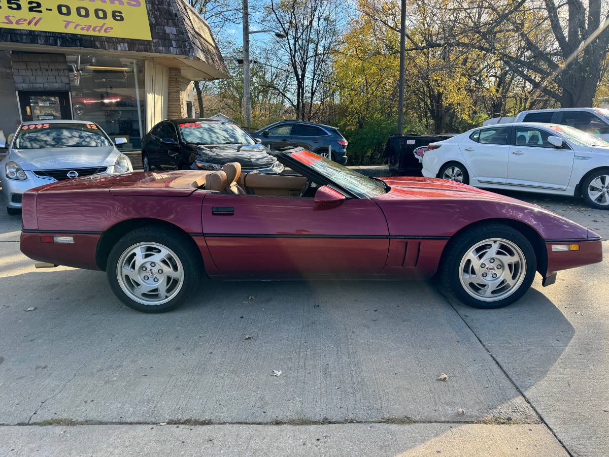 Chevrolet-Corvette-1990-21