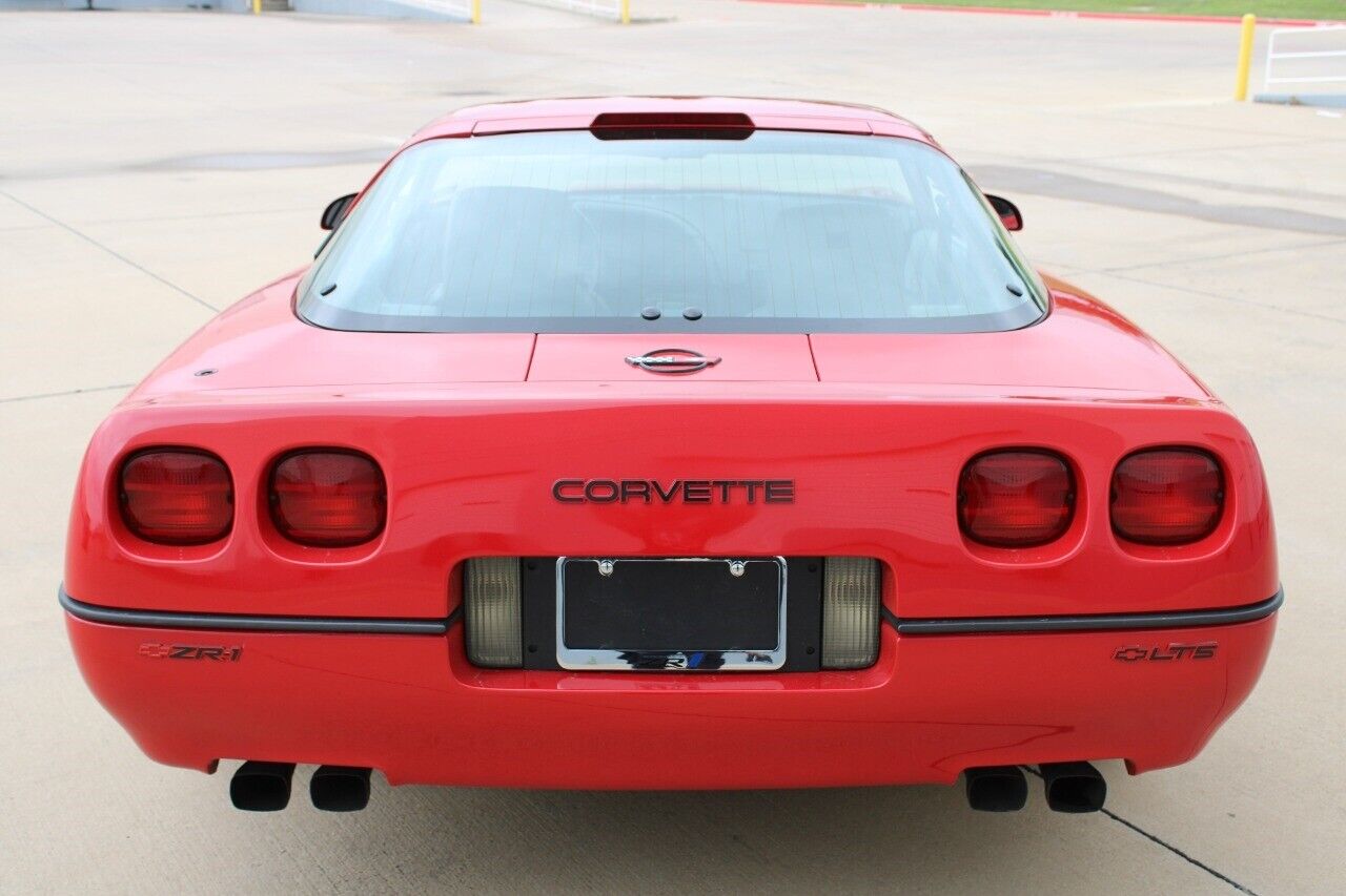 Chevrolet-Corvette-1990-4