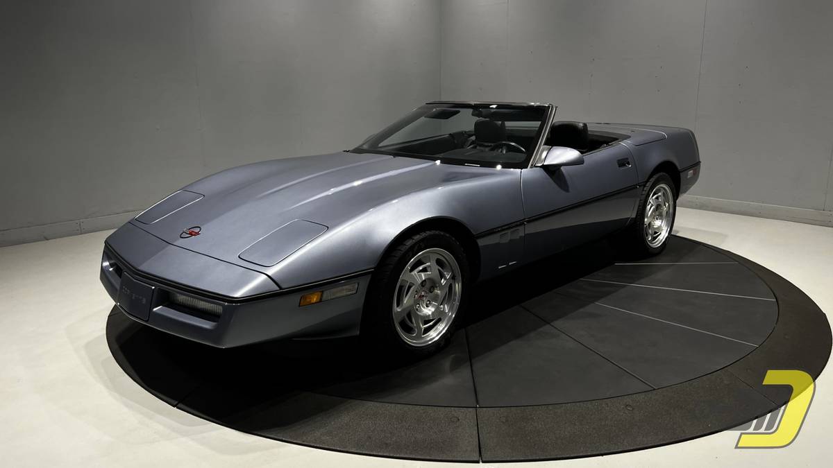 Chevrolet-Corvette-1990-7