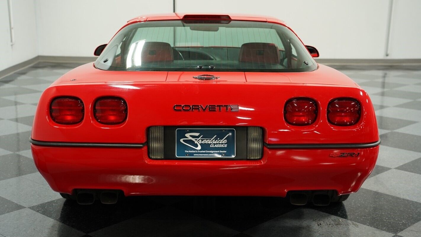 Chevrolet-Corvette-1990-8