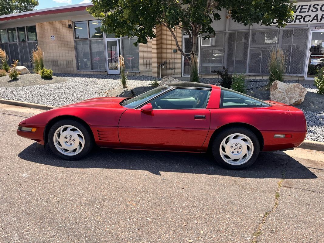 Chevrolet-Corvette-1994-15