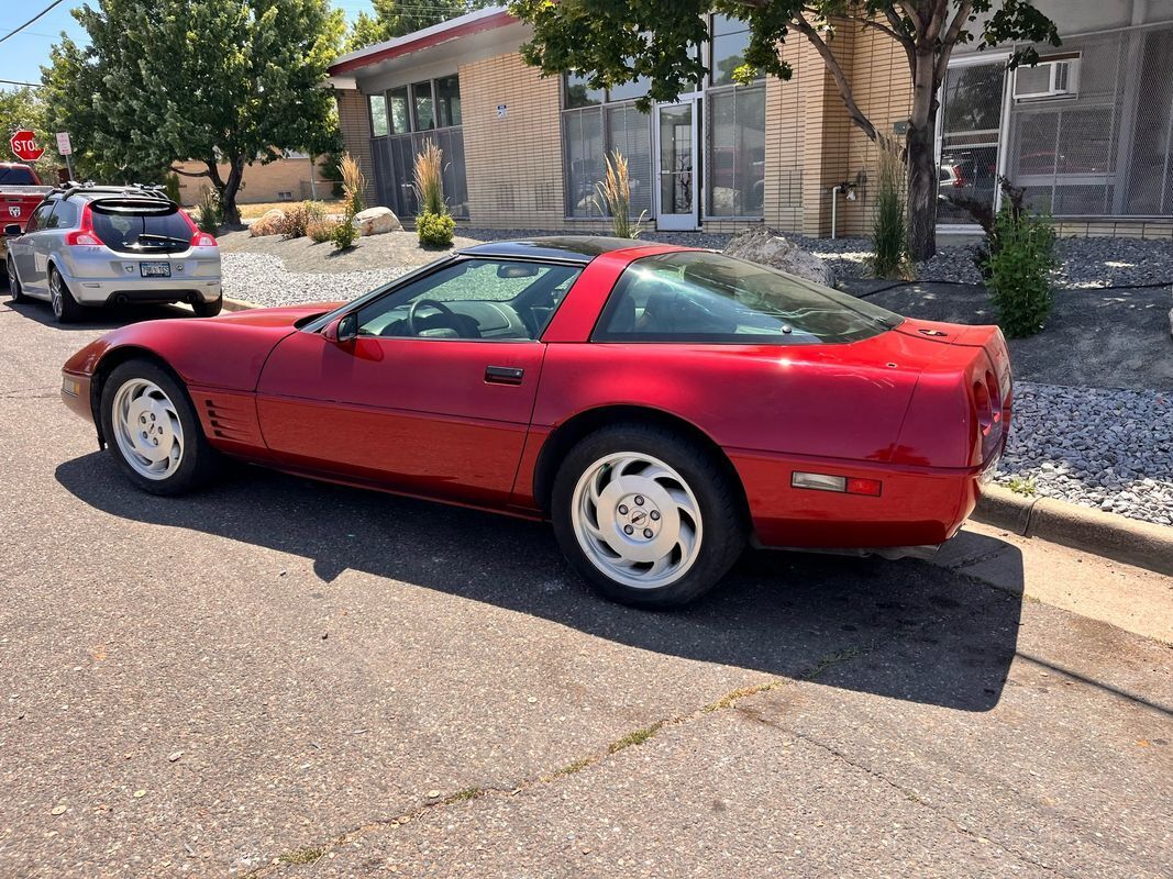 Chevrolet-Corvette-1994-17