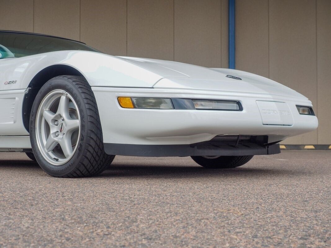 Chevrolet-Corvette-1995-3