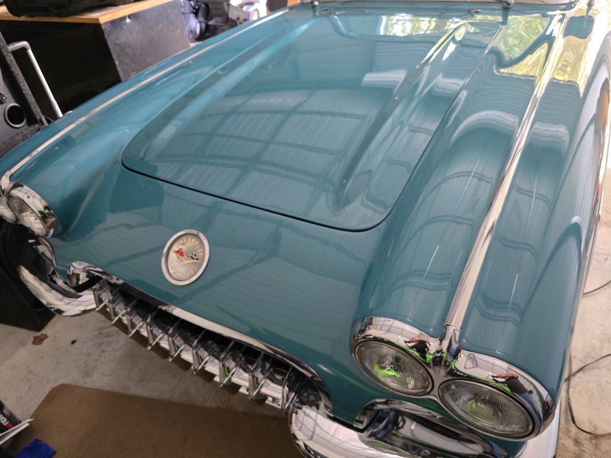 Chevrolet-Corvette-2dr-convertib-1960-2