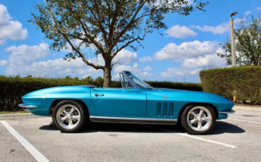 Chevrolet-Corvette-Berline-1966-1