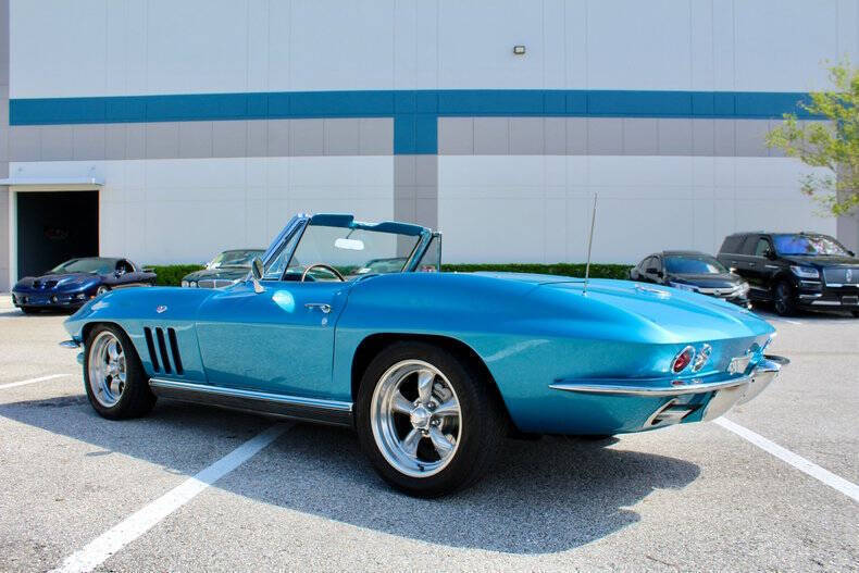 Chevrolet-Corvette-Berline-1966-9