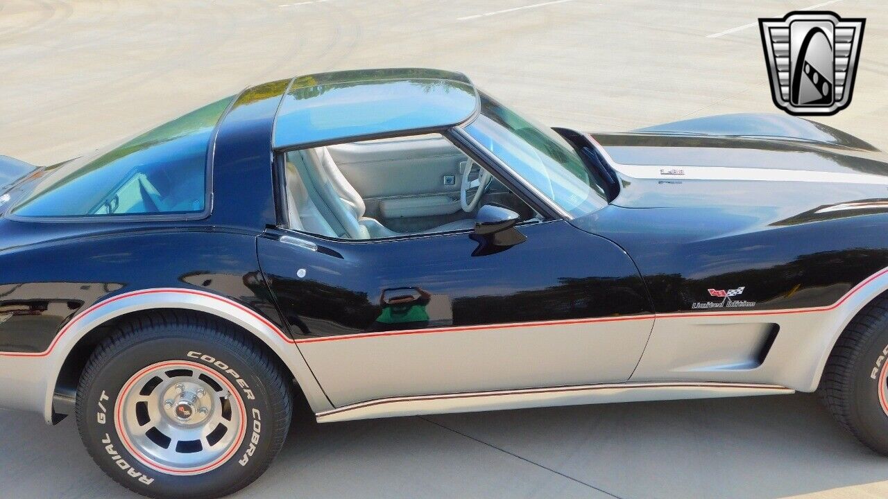 Chevrolet-Corvette-Berline-1978-10