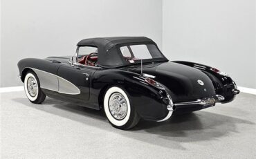 Chevrolet-Corvette-Cabriolet-1956-3