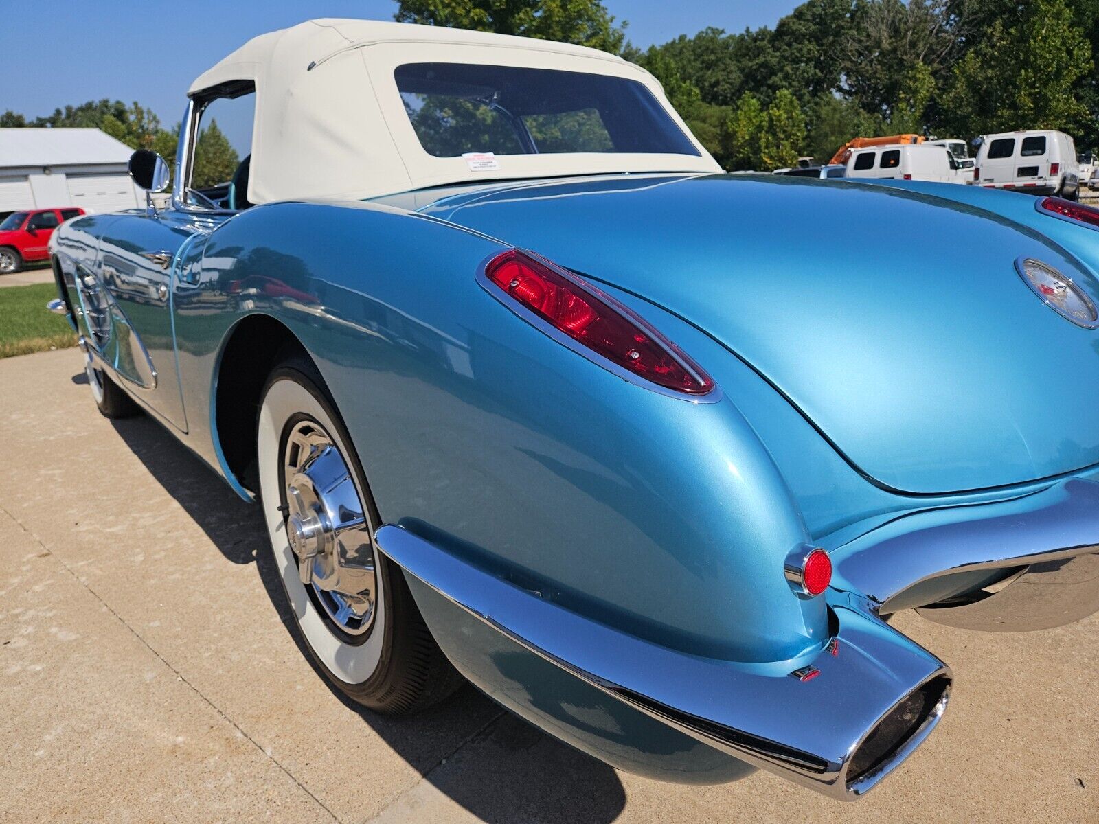 Chevrolet-Corvette-Cabriolet-1959-18