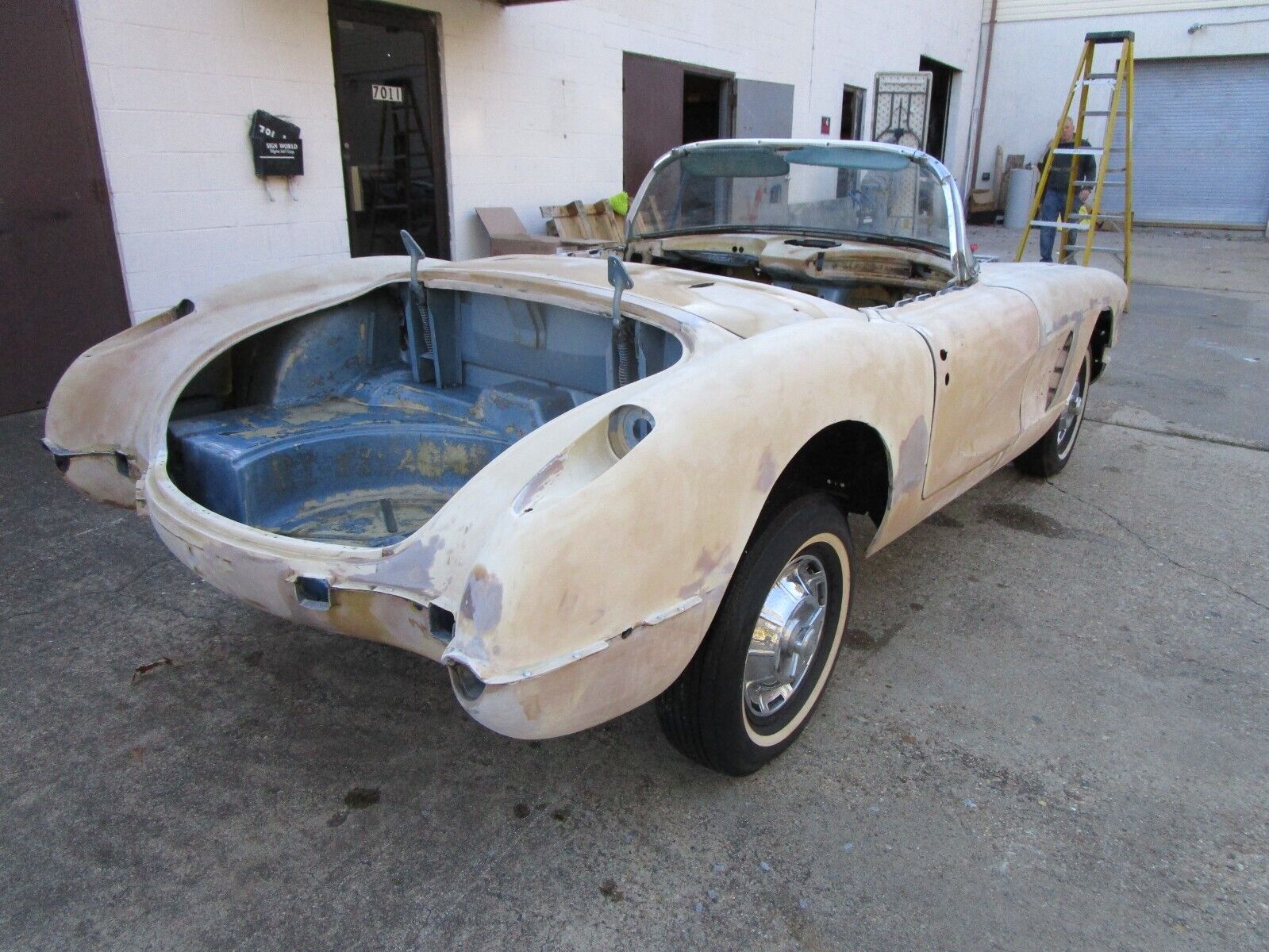 Chevrolet-Corvette-Cabriolet-1959-2