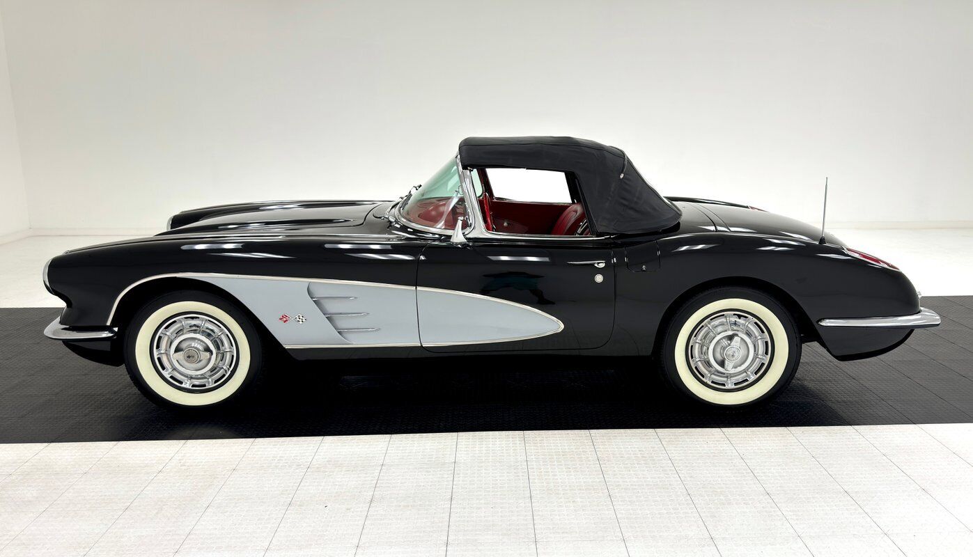 Chevrolet-Corvette-Cabriolet-1960-2