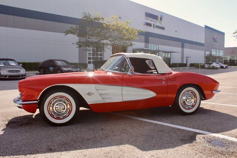 Chevrolet-Corvette-Cabriolet-1961-10