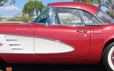 Chevrolet-Corvette-Cabriolet-1961-16