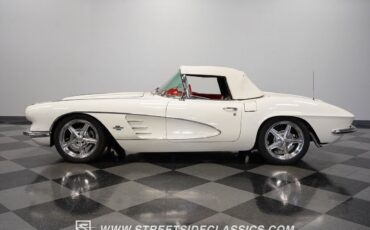 Chevrolet-Corvette-Cabriolet-1961-2