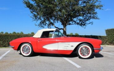 Chevrolet-Corvette-Cabriolet-1961-2