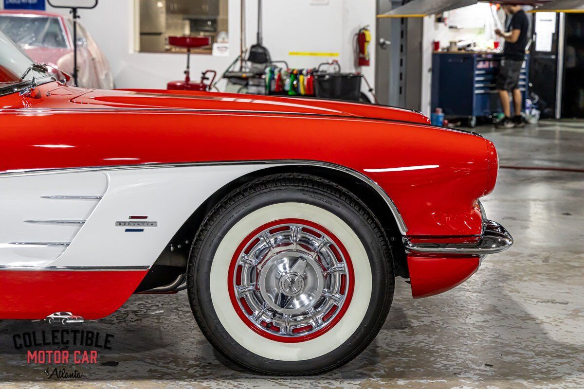 Chevrolet-Corvette-Cabriolet-1961-25