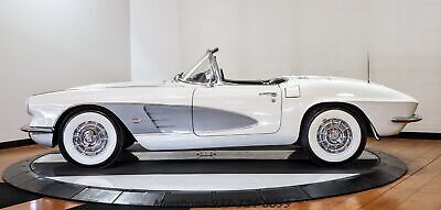 Chevrolet-Corvette-Cabriolet-1961-4