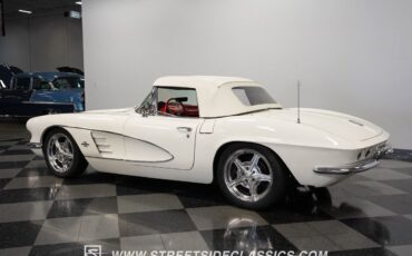 Chevrolet-Corvette-Cabriolet-1961-8