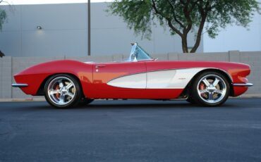 Chevrolet-Corvette-Cabriolet-1962-1