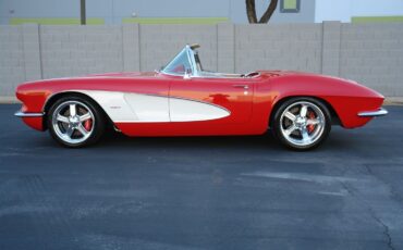 Chevrolet-Corvette-Cabriolet-1962-3