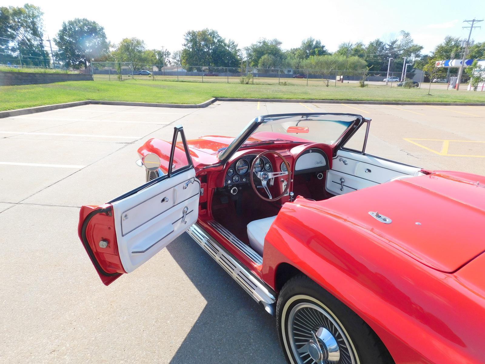 Chevrolet-Corvette-Cabriolet-1965-17