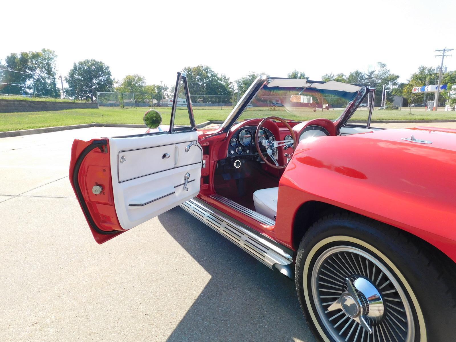 Chevrolet-Corvette-Cabriolet-1965-18