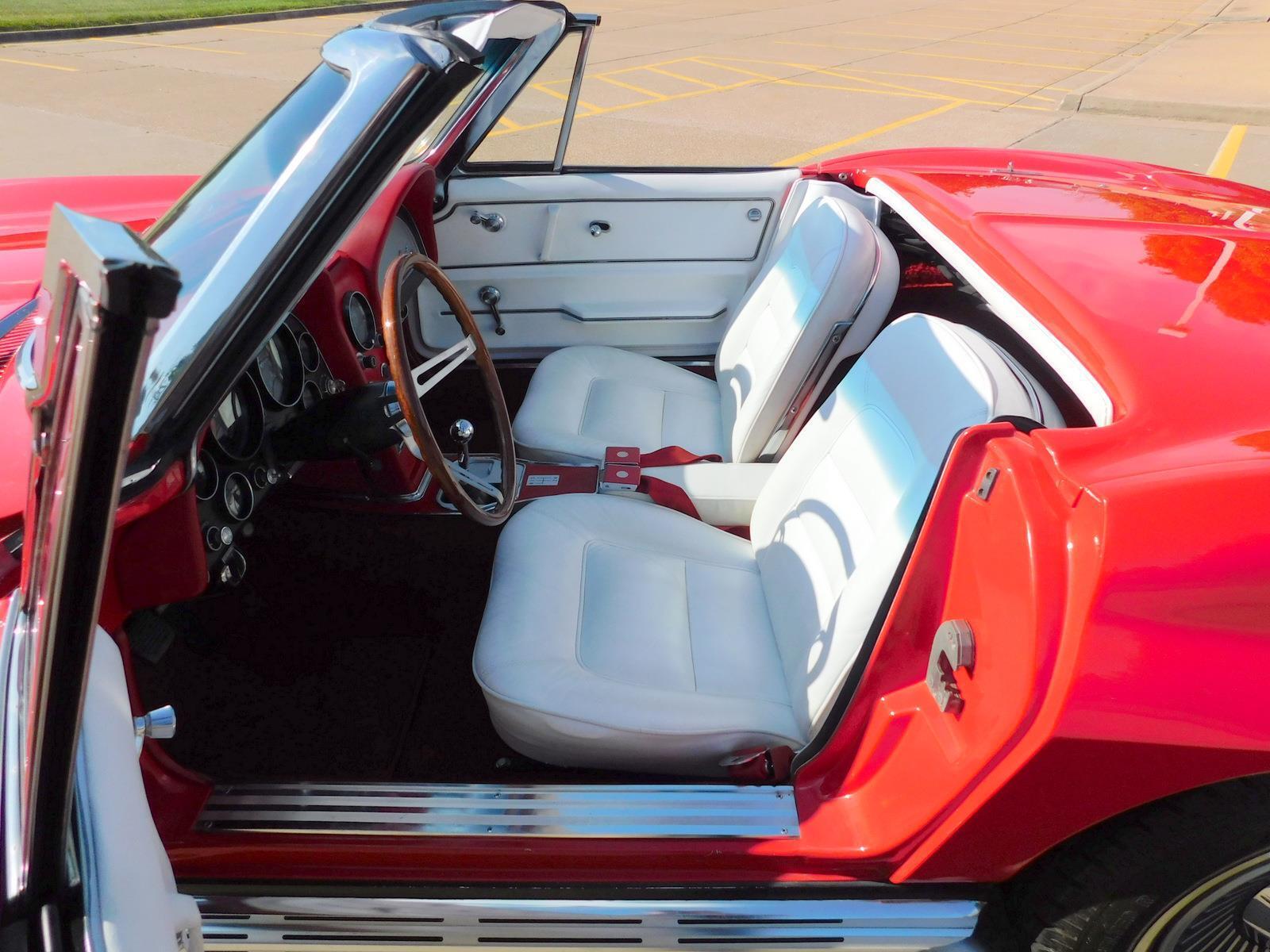 Chevrolet-Corvette-Cabriolet-1965-21