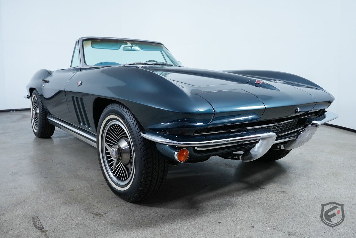 Chevrolet-Corvette-Cabriolet-1966-1