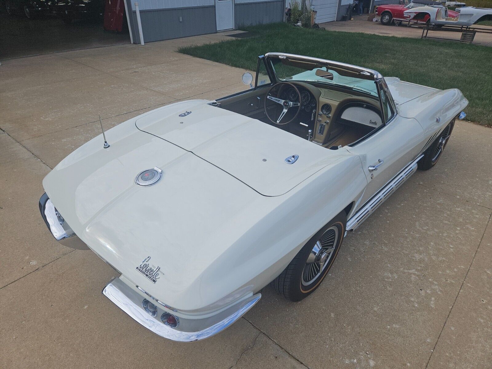 Chevrolet-Corvette-Cabriolet-1966-18