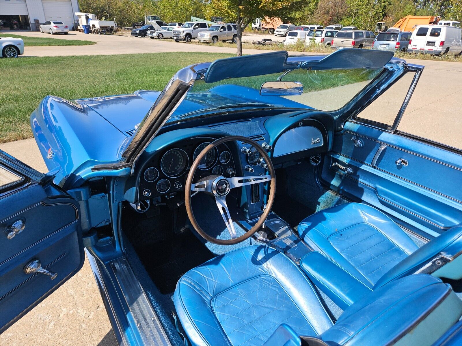 Chevrolet-Corvette-Cabriolet-1966-26