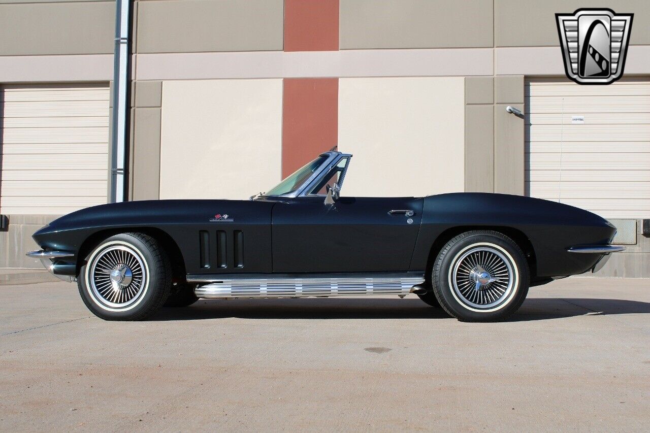 Chevrolet-Corvette-Cabriolet-1966-3