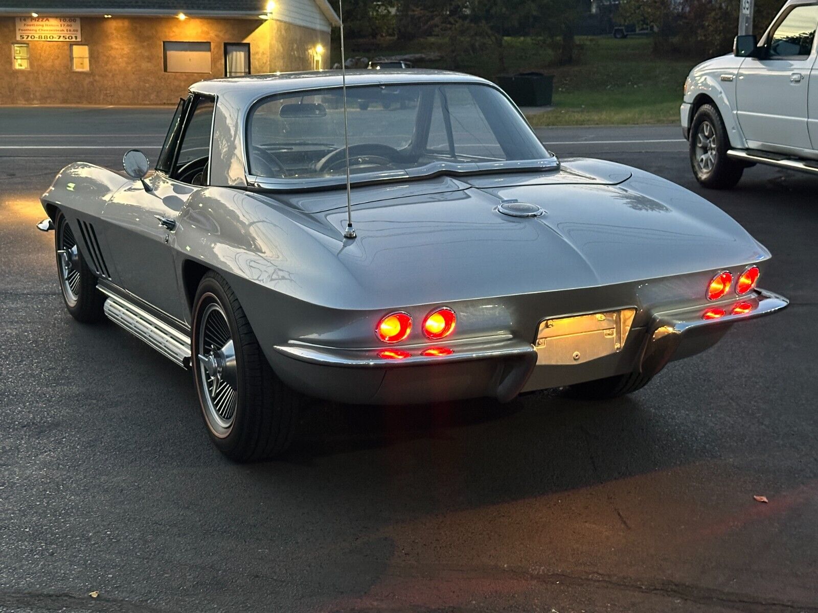 Chevrolet-Corvette-Cabriolet-1966-3