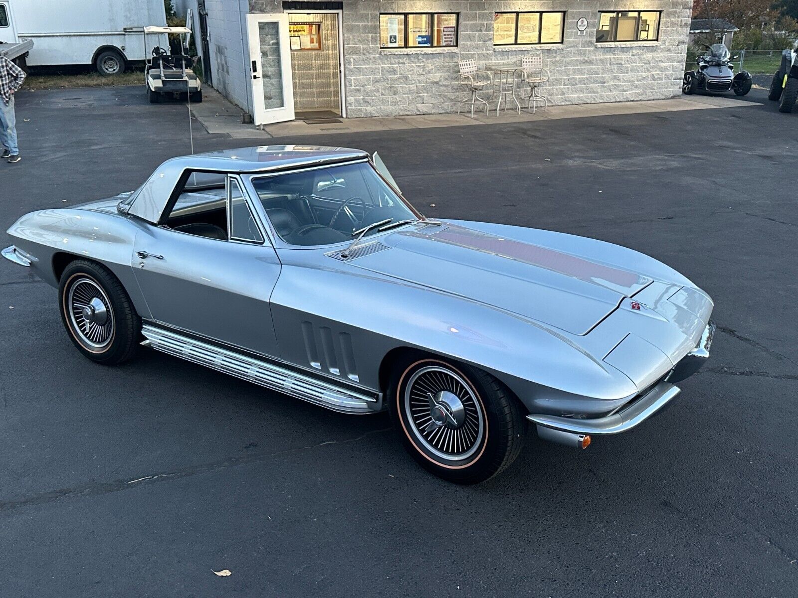 Chevrolet-Corvette-Cabriolet-1966-32