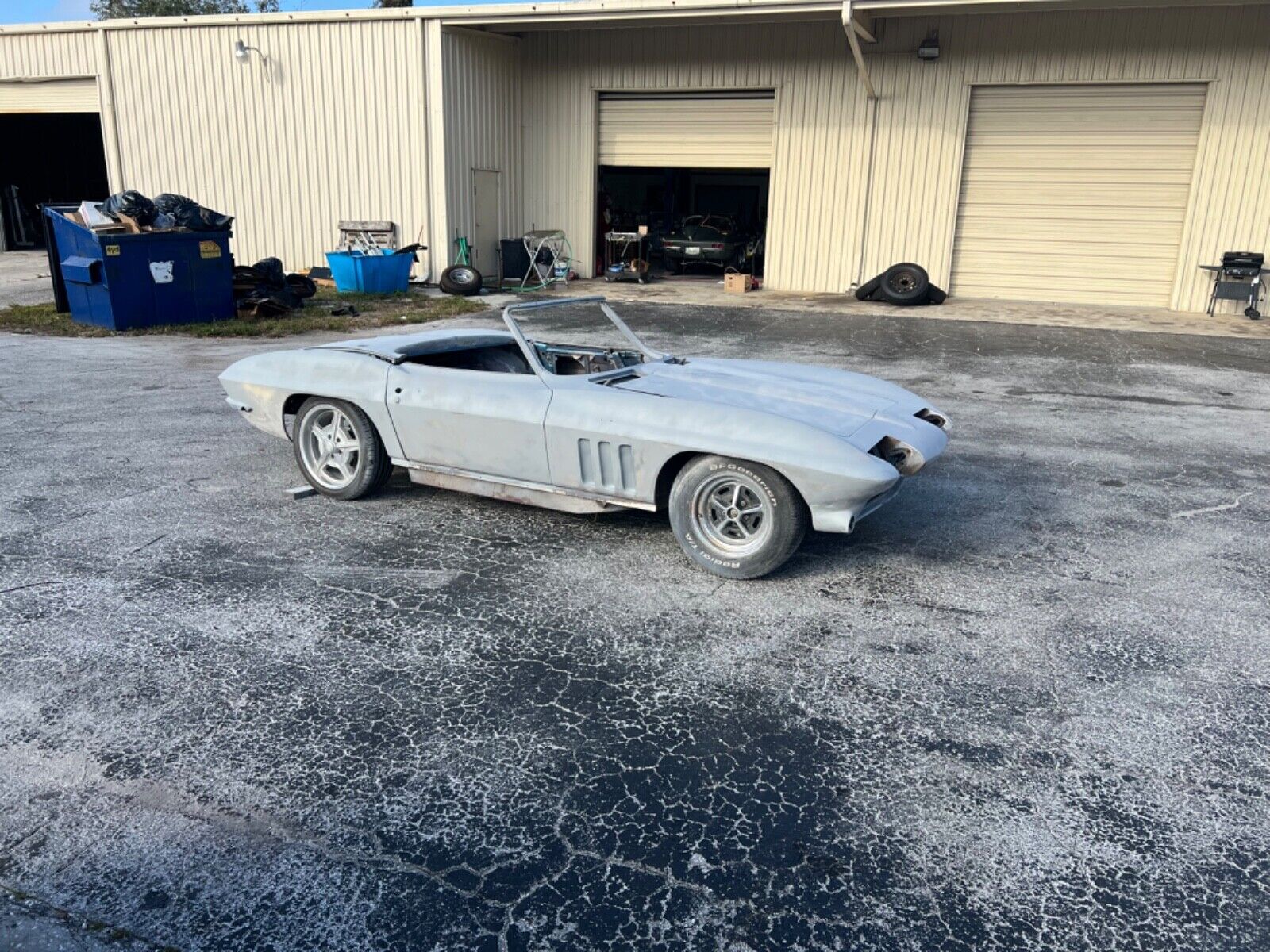 Chevrolet-Corvette-Cabriolet-1966-4