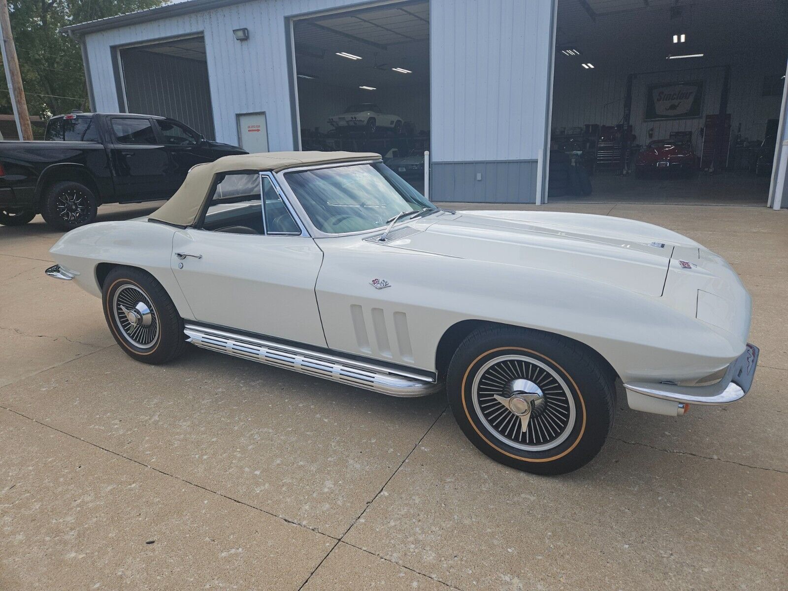 Chevrolet-Corvette-Cabriolet-1966-5