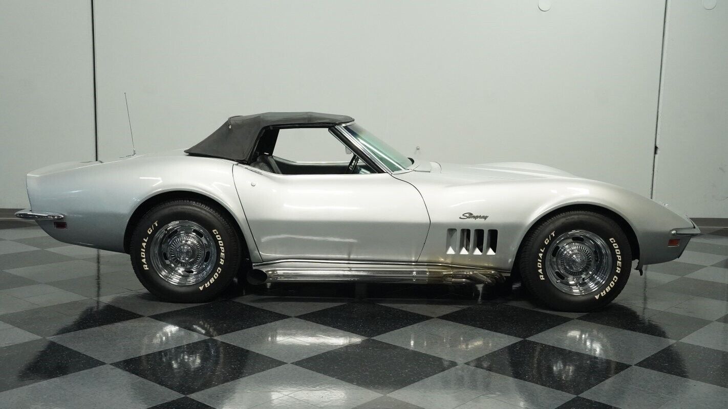 Chevrolet-Corvette-Cabriolet-1969-12