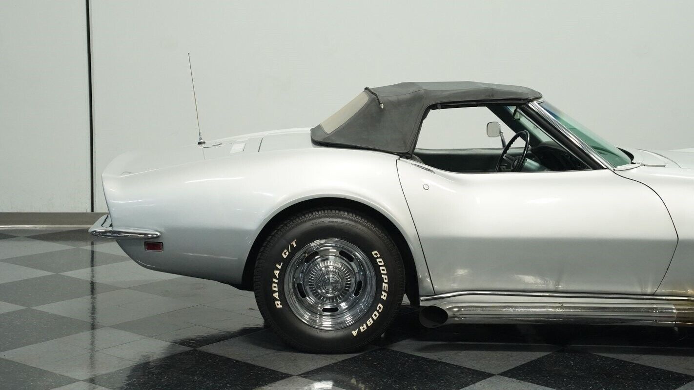 Chevrolet-Corvette-Cabriolet-1969-26