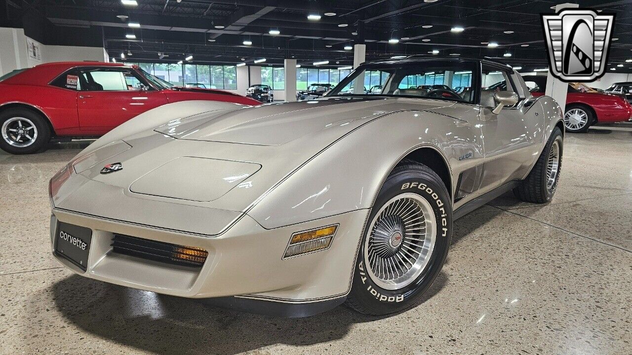 Chevrolet-Corvette-Cabriolet-1982-2