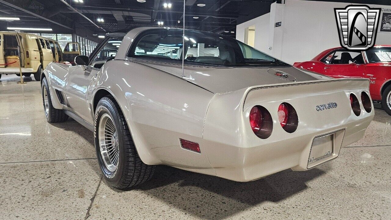 Chevrolet-Corvette-Cabriolet-1982-3