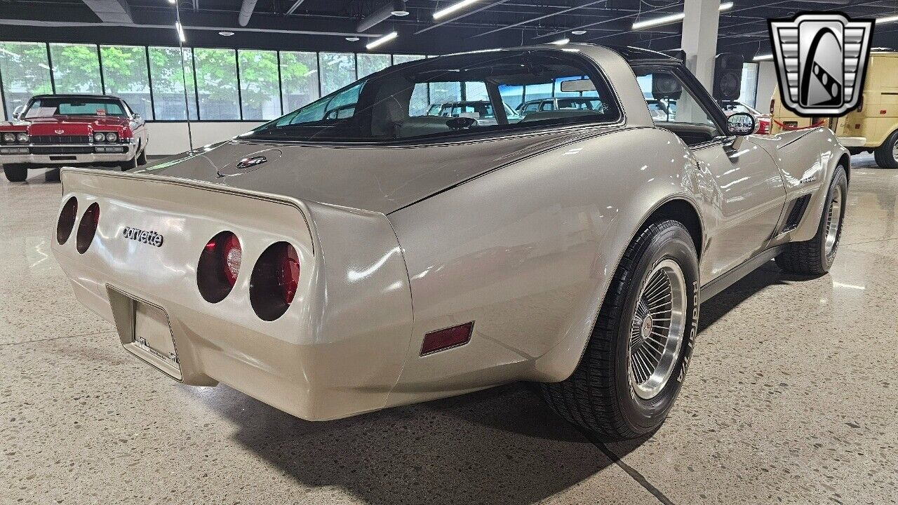 Chevrolet-Corvette-Cabriolet-1982-4