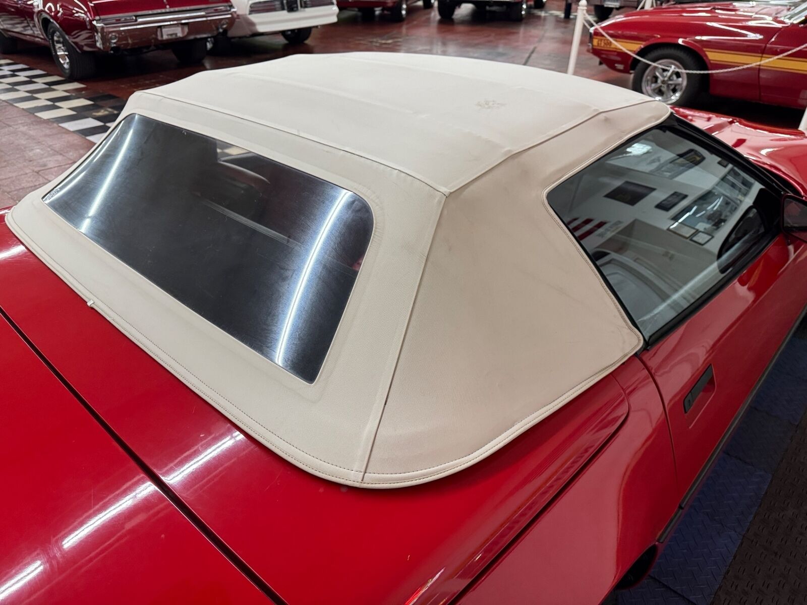 Chevrolet-Corvette-Cabriolet-1988-3